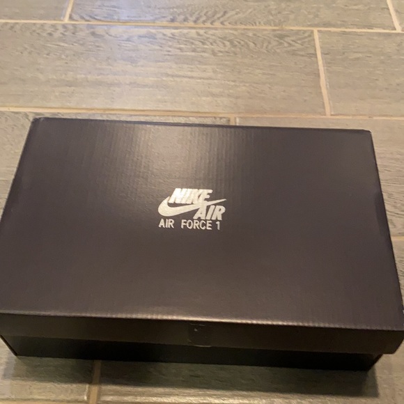 Brand new Nike Air Force One - Picture 3 of 5